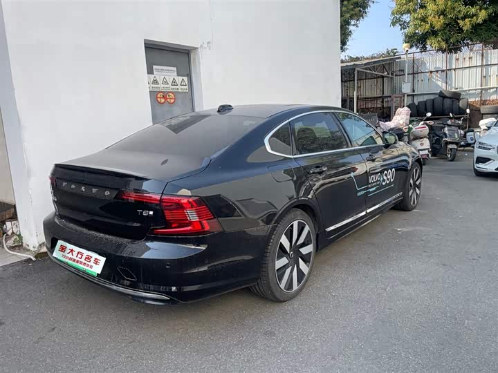 Фото 3 - Volvo S90 Hybrid