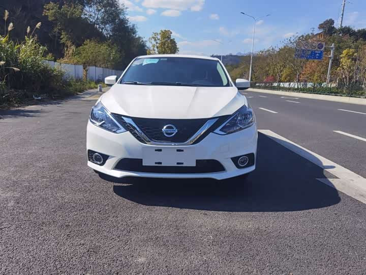 Photo 2 - Nissan Sylphy