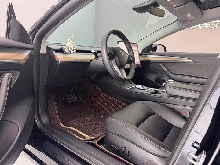 Фото 4 - Tesla Model 3