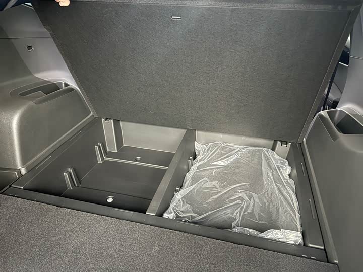 Фото 8 - Chevrolet Blazer