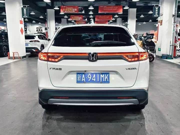 Фото 7 - Honda Vezel