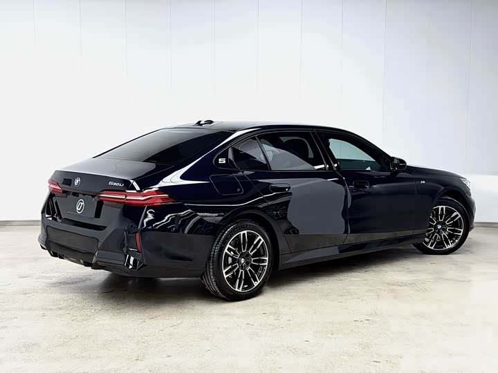 Фото 3 - BMW 5 Series