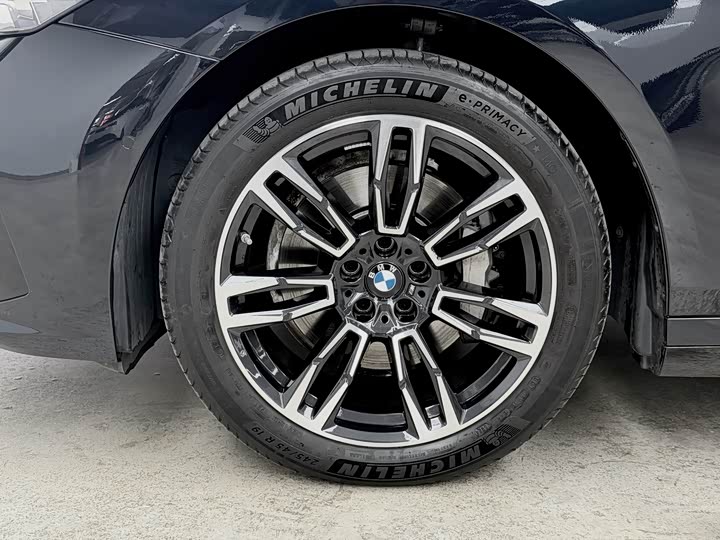 Фото 5 - BMW 5 Series