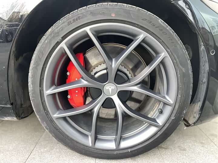 Фото 9 - Tesla Model 3