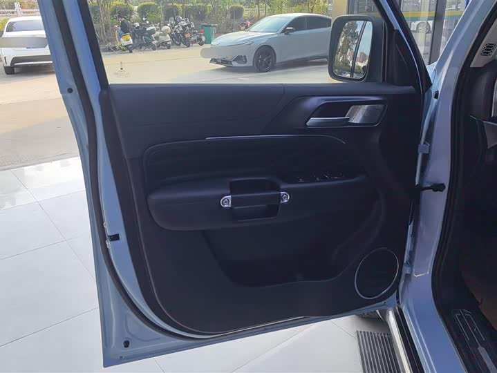 Фото 7 - Tank 300