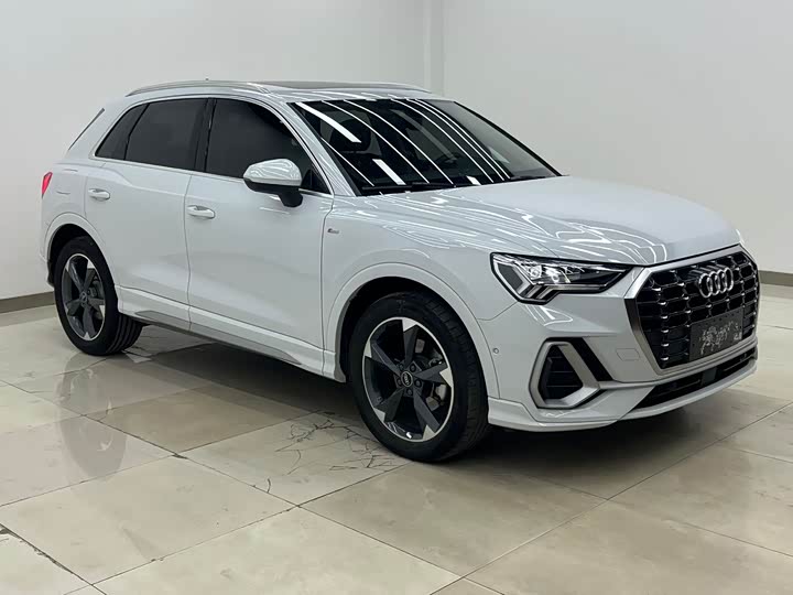 Фото 2 - Audi Q3