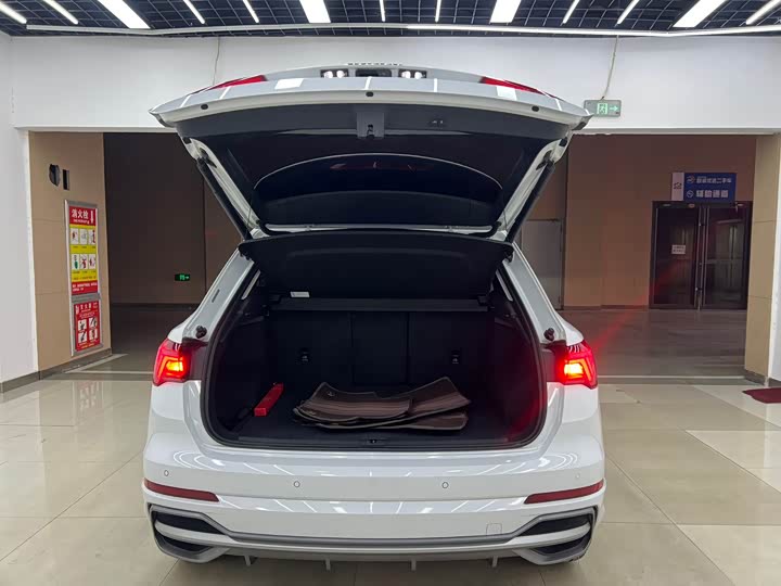 Фото 4 - Audi Q3