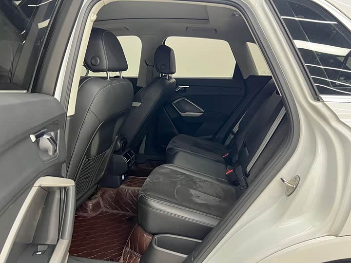 Фото 6 - Audi Q3