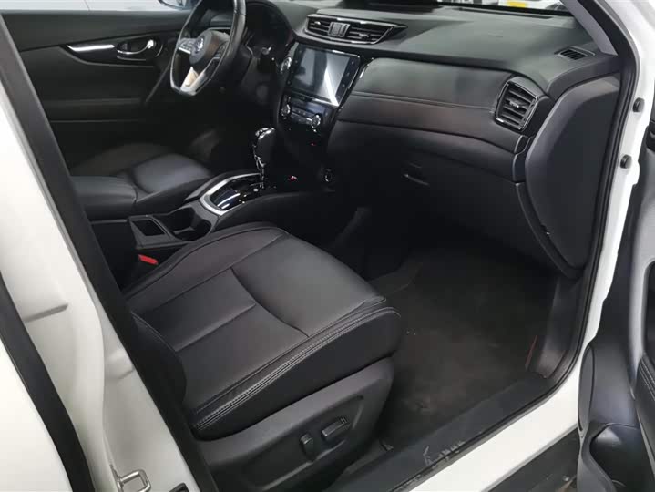 Фото 8 - Nissan X-Trail