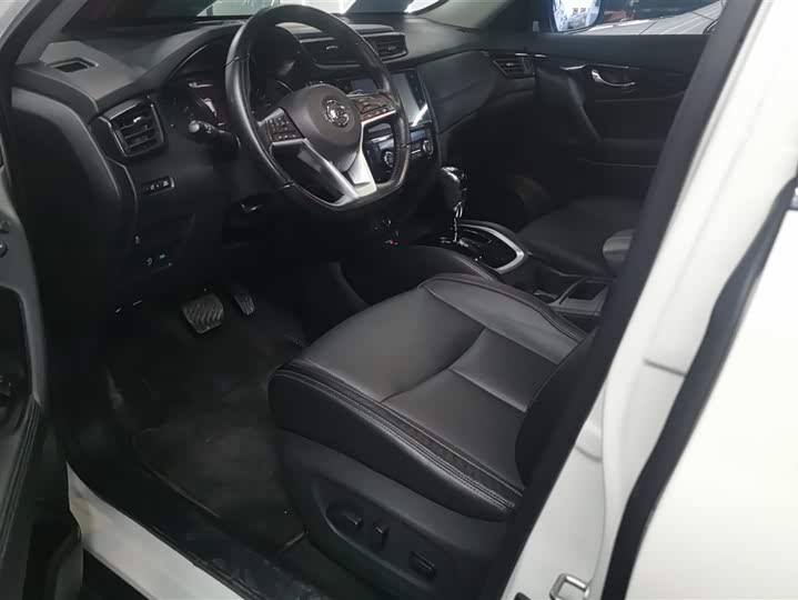 Фото 9 - Nissan X-Trail