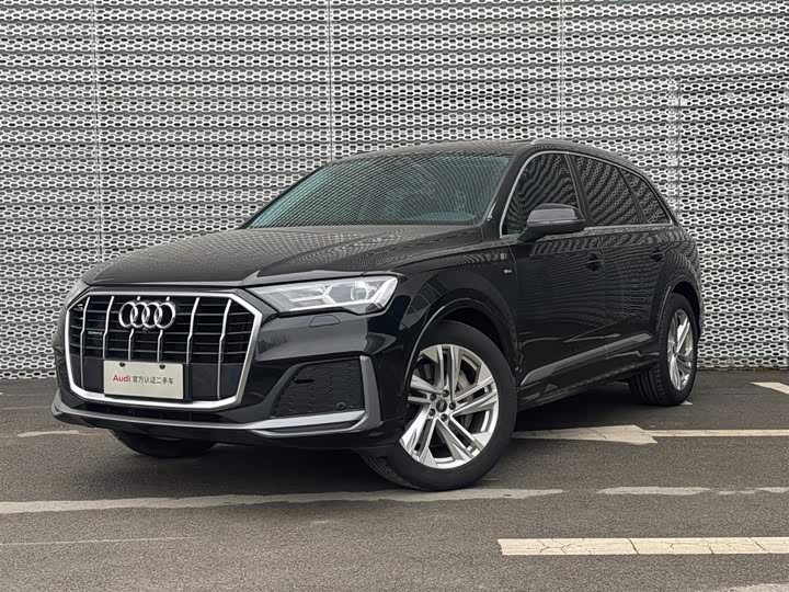 Фото 1 - Audi Q7