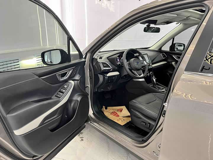 Фото 8 - Subaru Forester