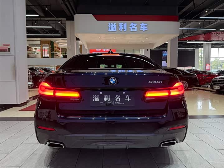 Фото 8 - BMW 5 Series