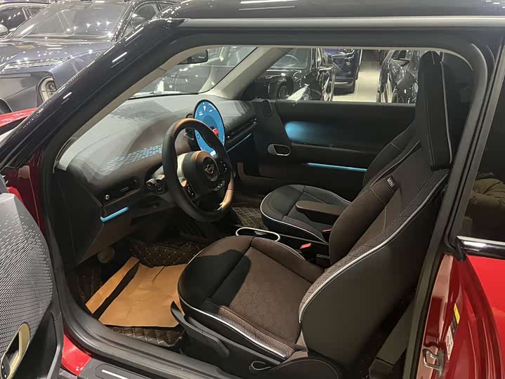 Фото 3 - Mini Cooper