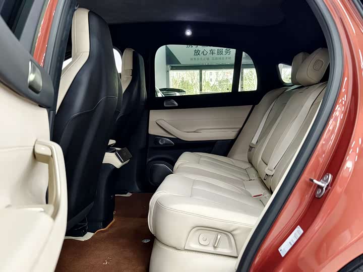 Фото 7 - Nio EC7