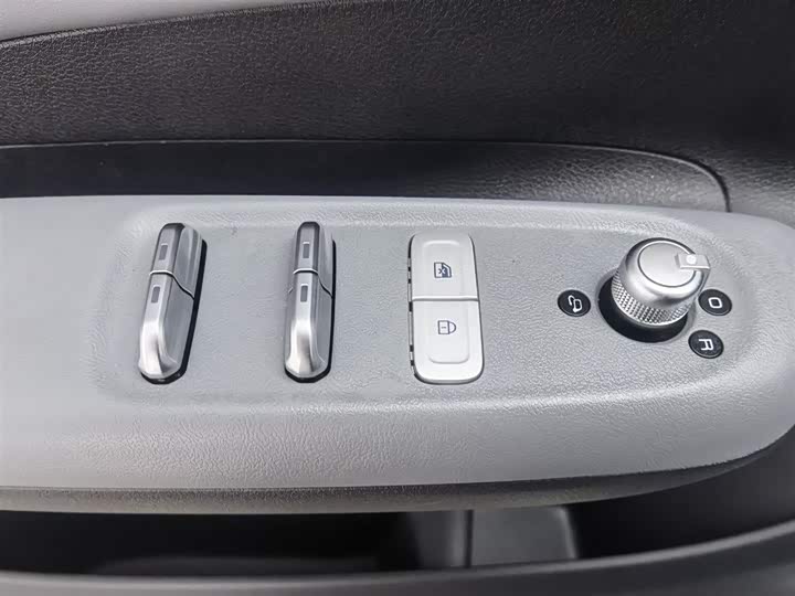 Фото 9 - Dongfeng Nammi 01