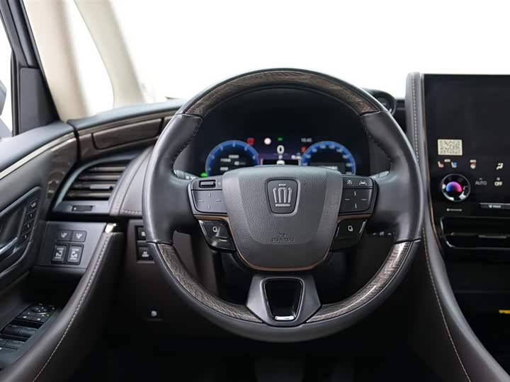 Фото 9 - Toyota Vellfire