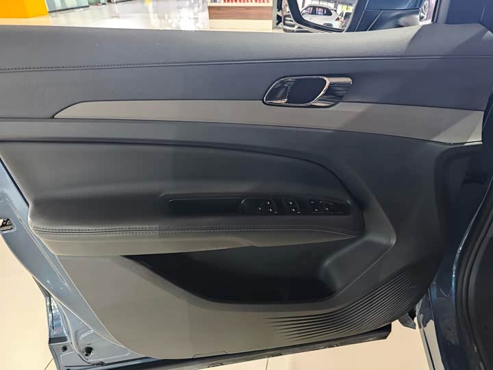 Фото 9 - Ford Equator Sport