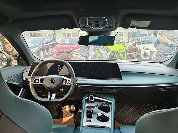 Фото 7 - MG Motor 7