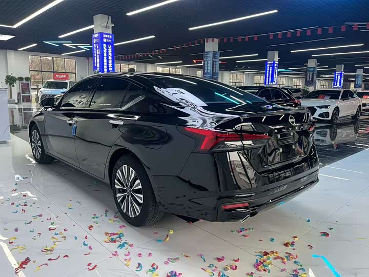 Фото 7 - Nissan Teana