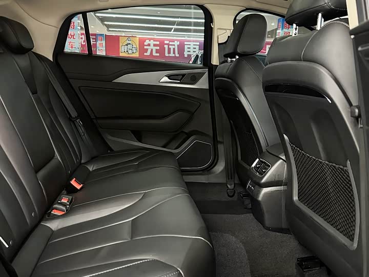 Фото 7 - Hongqi H5