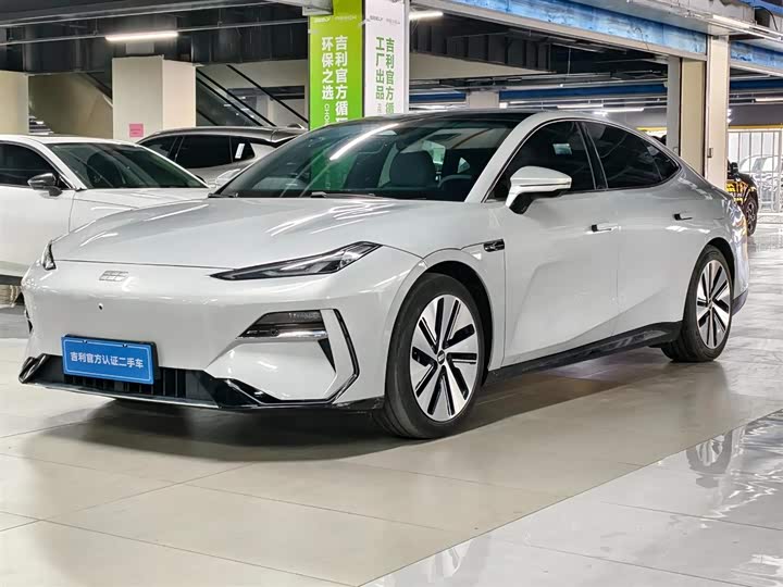 Фото 2 - Geely Galaxy E8