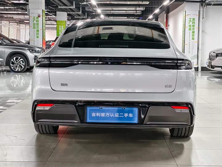 Фото 4 - Geely Galaxy E8