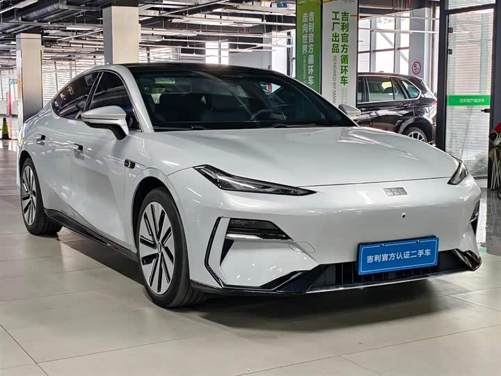 Фото 9 - Geely Galaxy E8