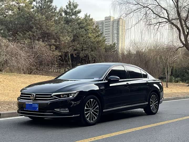 Фото 1 - Volkswagen Magotan