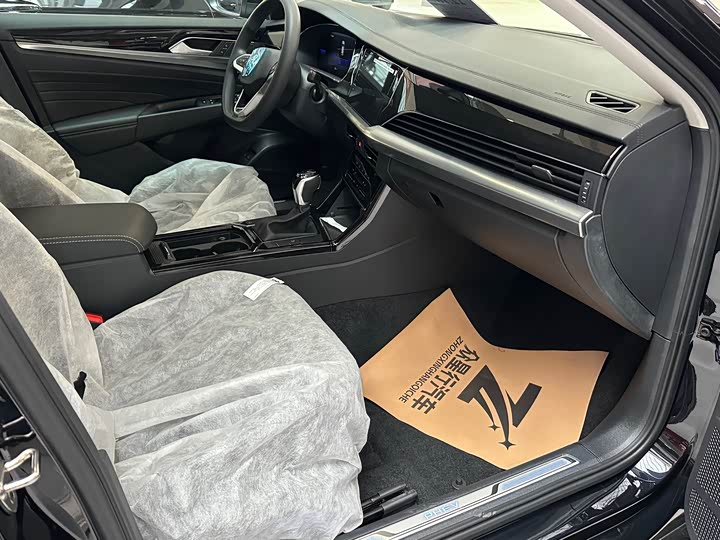 Фото 4 - Volkswagen Passat Hybrid