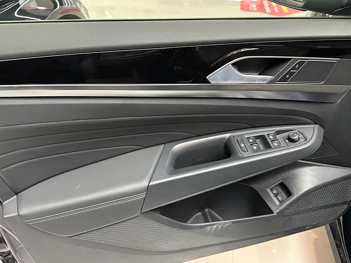 Фото 6 - Volkswagen Passat Hybrid