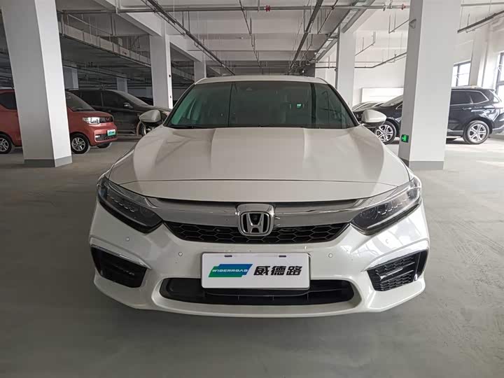 Фото 2 - Honda Inspire