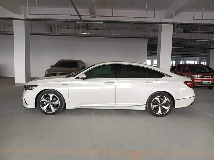 Фото 3 - Honda Inspire