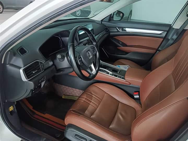 Фото 7 - Honda Inspire