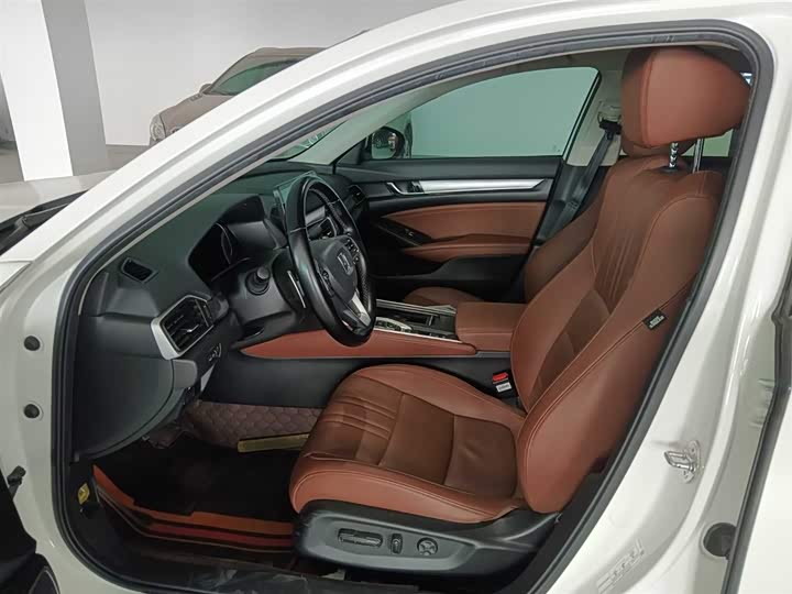 Фото 8 - Honda Inspire