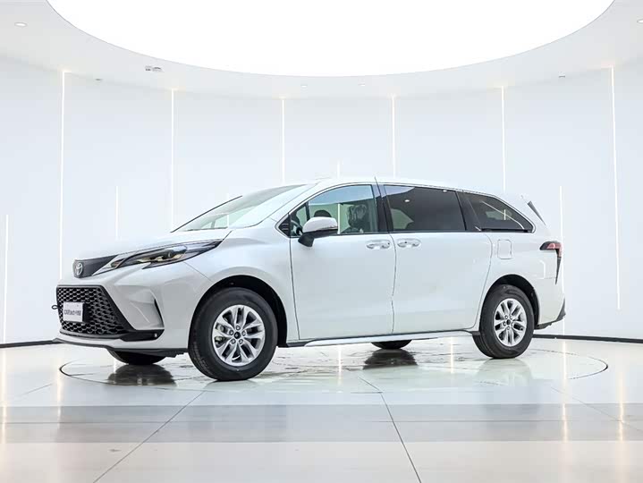 Фото 1 - Toyota Granvia