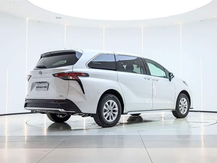 Фото 6 - Toyota Granvia