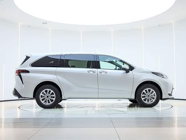 Фото 7 - Toyota Granvia