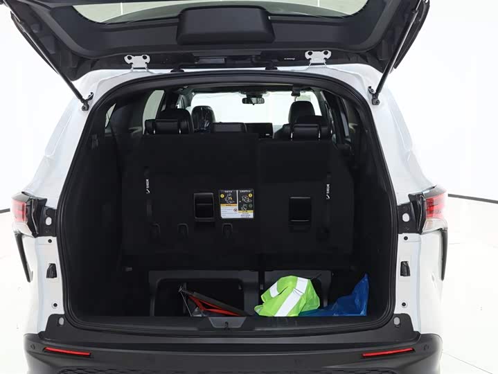 Фото 9 - Toyota Granvia