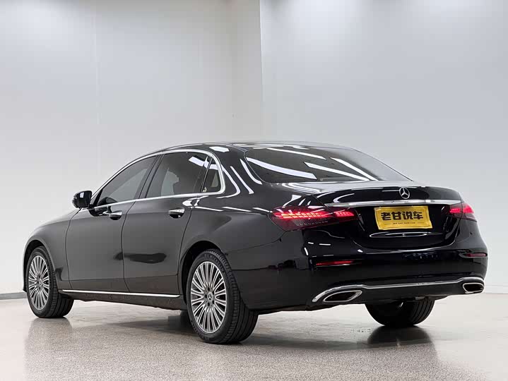 Photo 5 - Mercedes-Benz E-Class