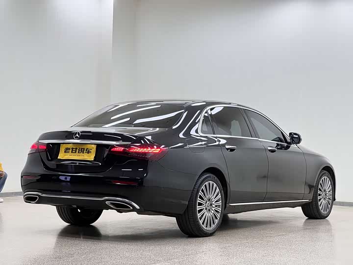 Photo 7 - Mercedes-Benz E-Class