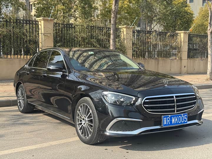 Photo 3 - Mercedes-Benz E-Class