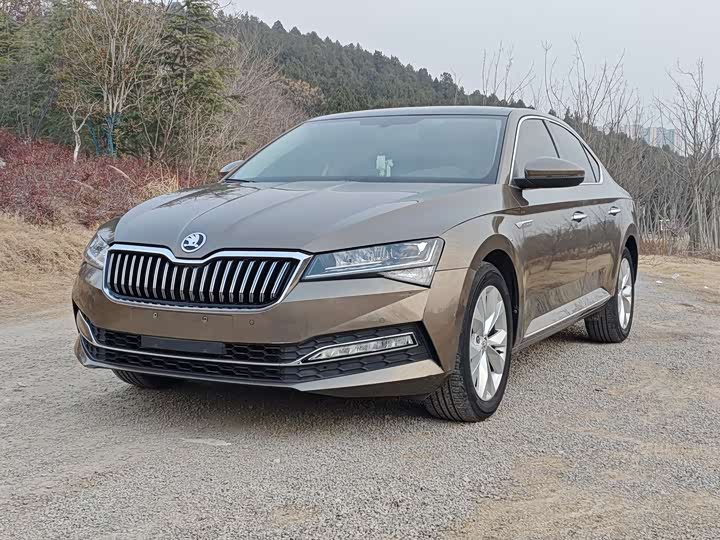 Фото 1 - Skoda Superb