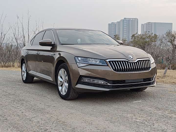 Фото 3 - Skoda Superb
