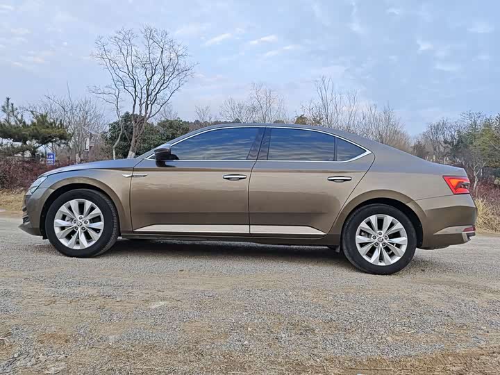 Фото 5 - Skoda Superb