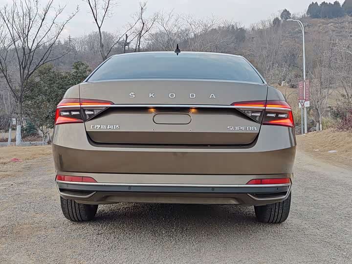 Фото 7 - Skoda Superb