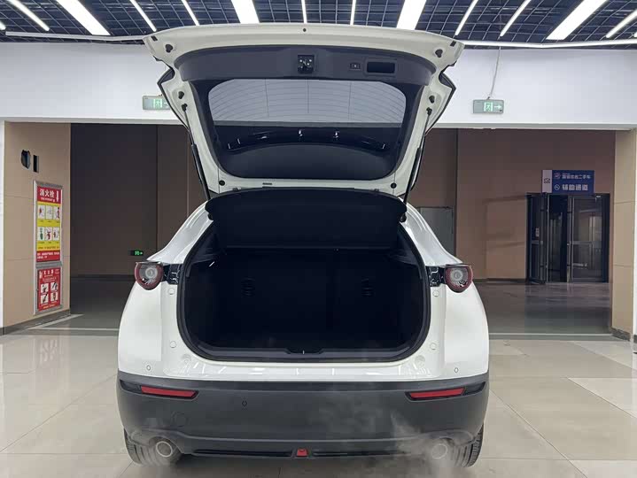 Фото 8 - Mazda CX-30