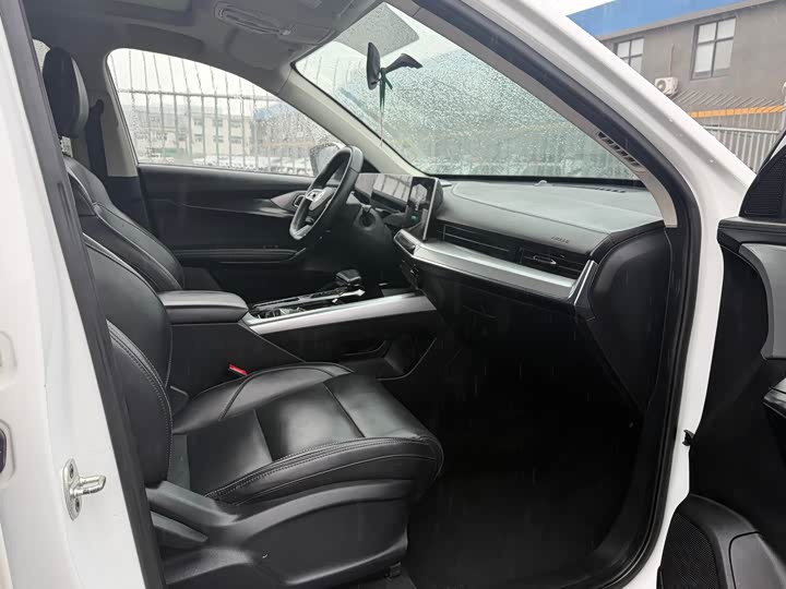 Фото 6 - MG Motor One