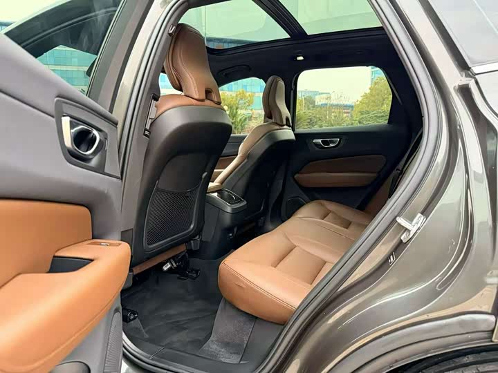 Фото 5 - Volvo XC60