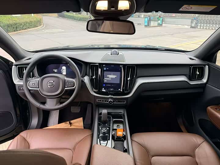 Фото 6 - Volvo XC60